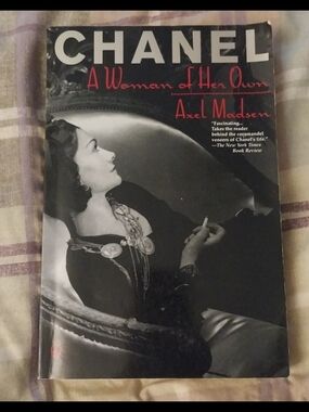 CHANEL Paperback Biography  "Chanel: A Woman of Her Own" by Axel Madsen. 